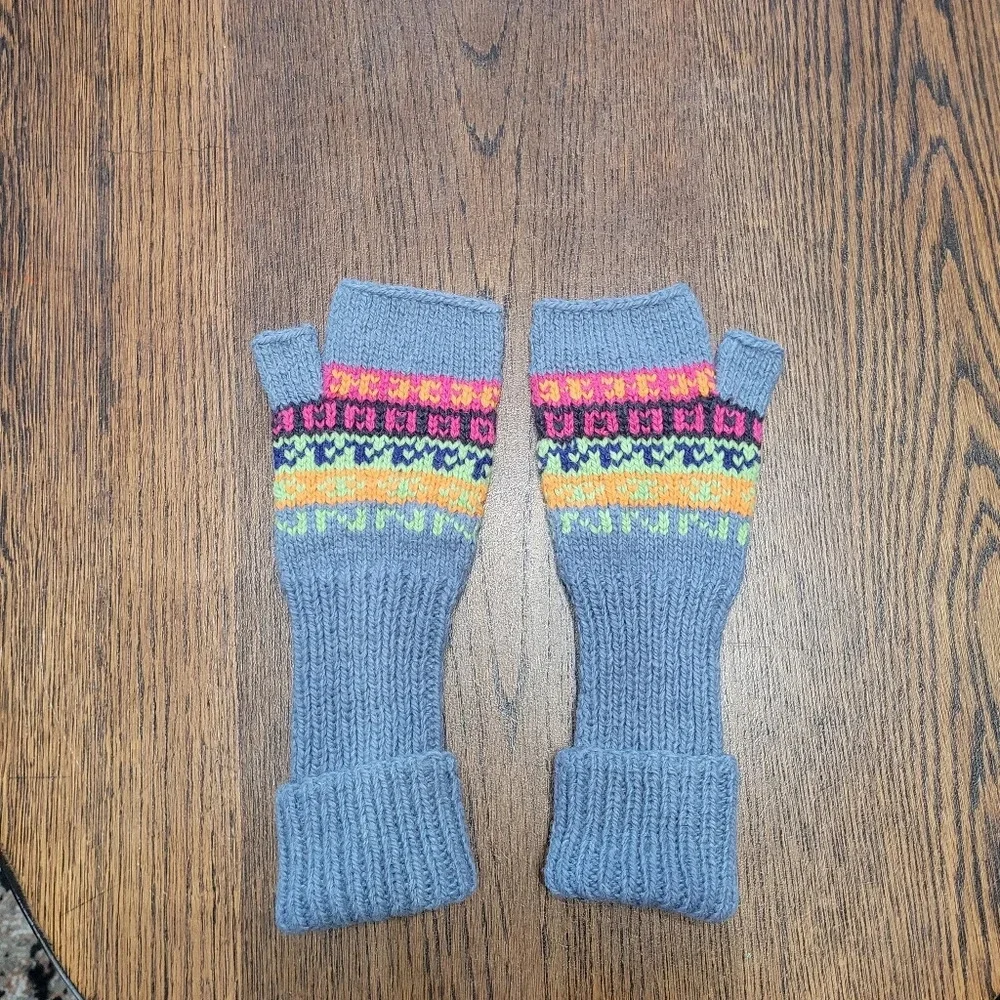 Artesania Blue Geometric Print 100% Alpaca Wool Knit Fingerless Mittens